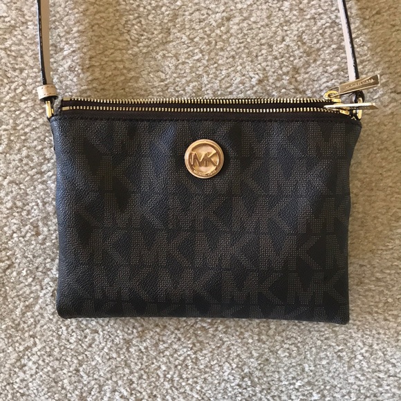 Michael Kors Handbags - Michael Kors Crossbody Bag